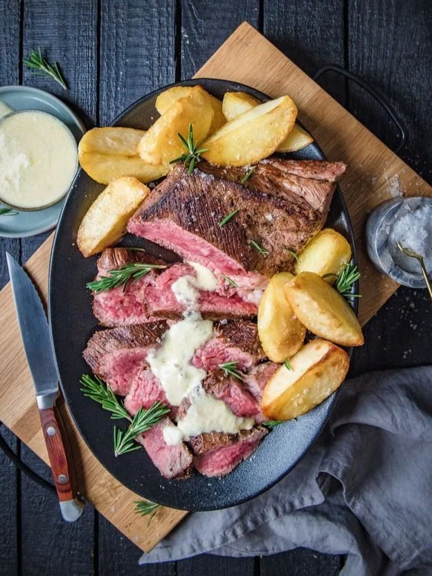Tri-Tip Steak with Creamy Gorgonzola Sauce